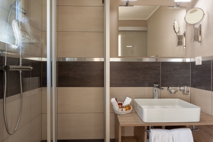 Imagen de la habitación del Hotel Beau-rivage. Foto 10