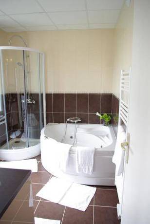 Imagen de la habitación del Hotel Beauséjour, Vic-sur-Cere. Foto 4