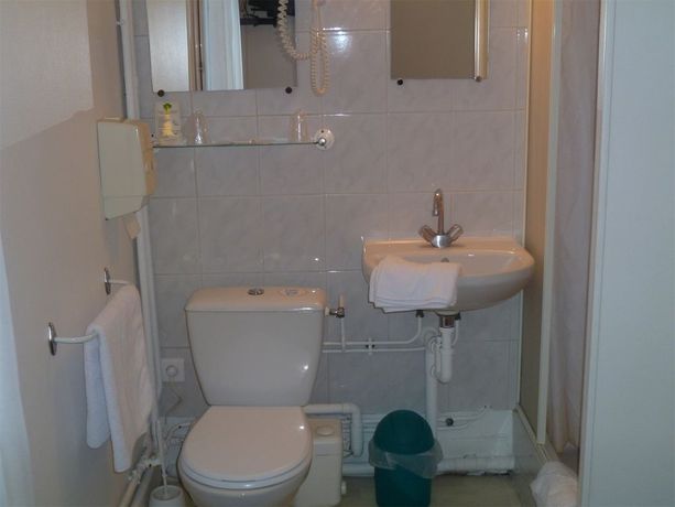 Imagen de la habitación del Hotel Beausejour, Nevers. Foto 7