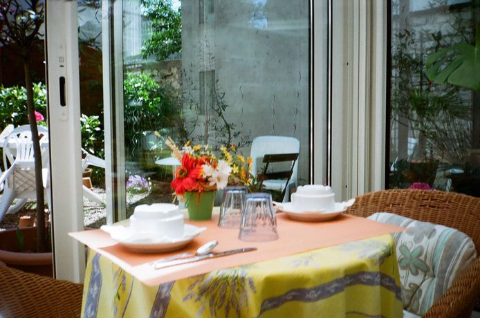 Imagen de la habitación del Hotel Beausejour, Nevers. Foto 10