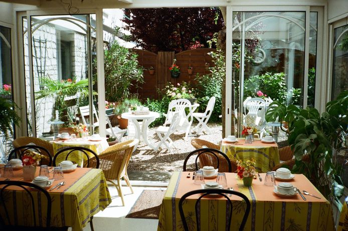 Imagen de la habitación del Hotel Beausejour, Nevers. Foto 12