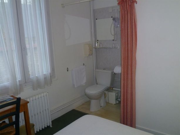 Imagen de los exteriores del Hotel Beausejour, Nevers. Foto 16