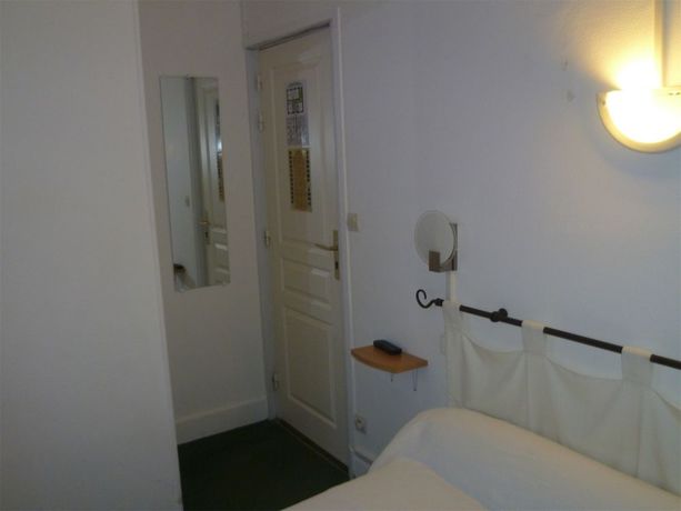 Imagen del bar/restaurante del Hotel Beausejour, Nevers. Foto 3