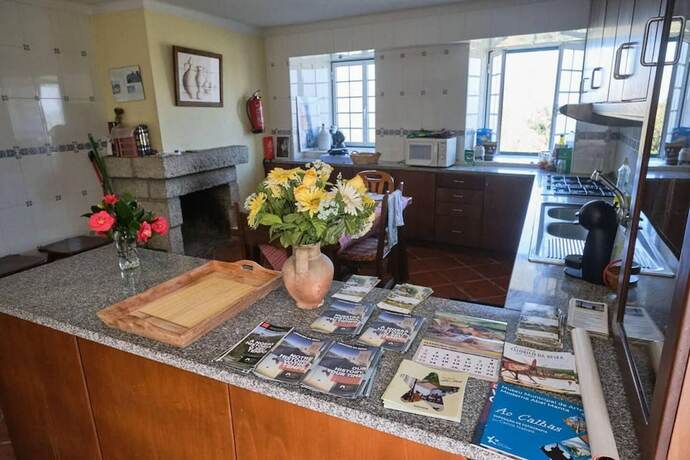 Imagen general del Hotel Beautiful 10-bed Cottage in Celorico With Pool. Foto 11