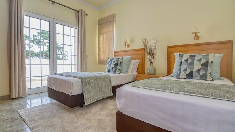 Imagen general del Hotel Beautiful 8-bed Golf Villa in Vilamoura, Algarve. Foto 3