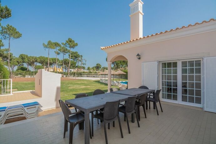 Imagen general del Hotel Beautiful 8-bed Golf Villa in Vilamoura, Algarve. Foto 18