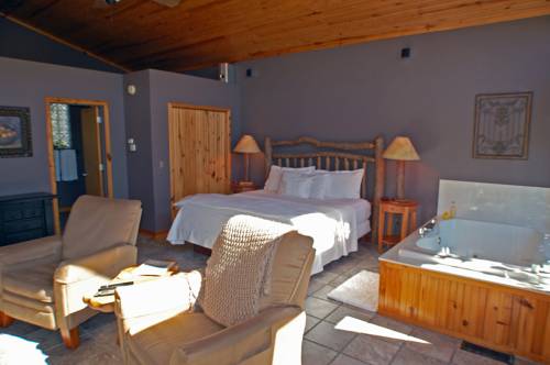 Imagen de la habitación del Hotel Beaver Lakefront Cabins - Couples Only Getaways. Foto 2