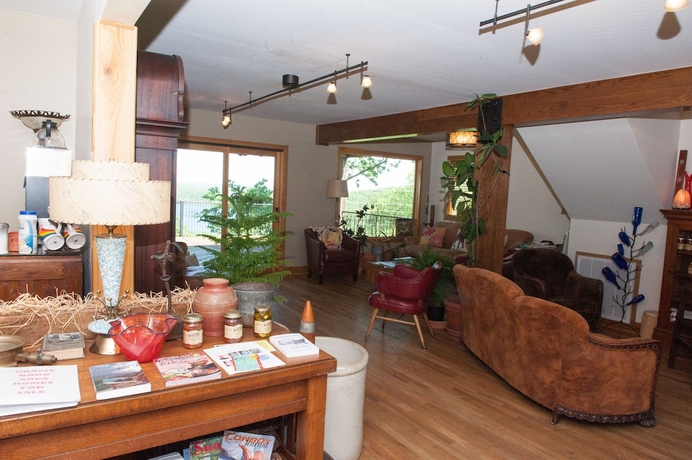 Imagen de los interiores del Hotel Beaver Lakeview Resort. Foto 19