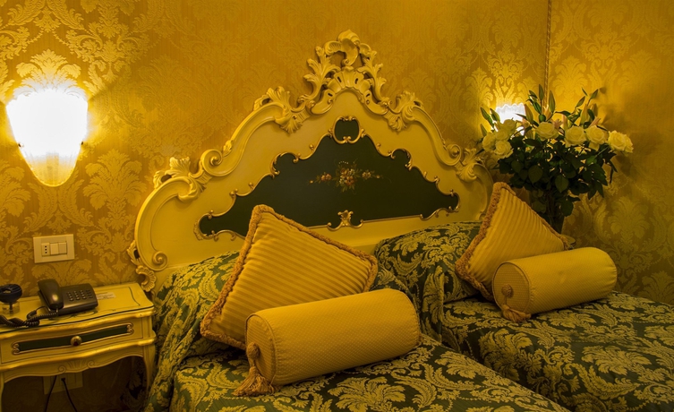 Imagen de la habitación del Hotel Becher. Foto 7