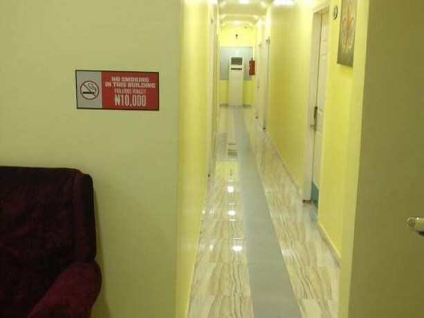 Imagen de los interiores del Hotel Beck Flo and Suites Ent. Foto 14