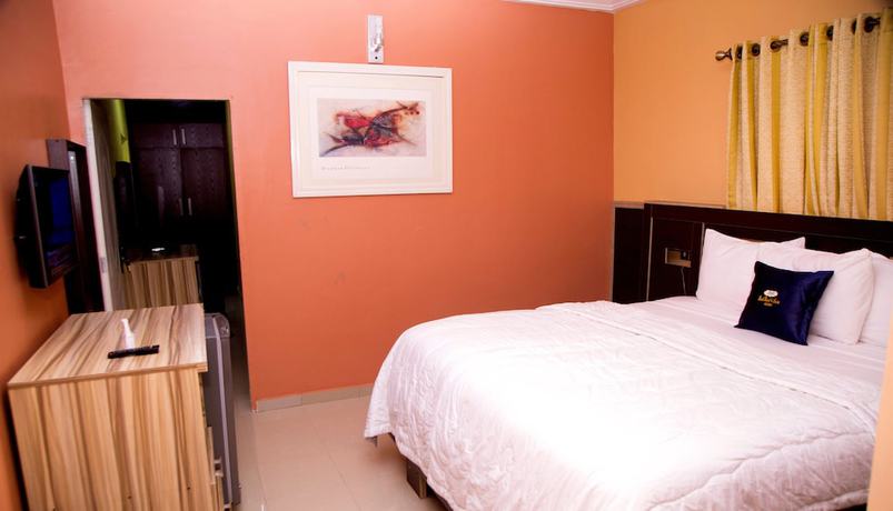 Imagen de la habitación del Hotel Beck Flo and Suites Ent. Foto 13