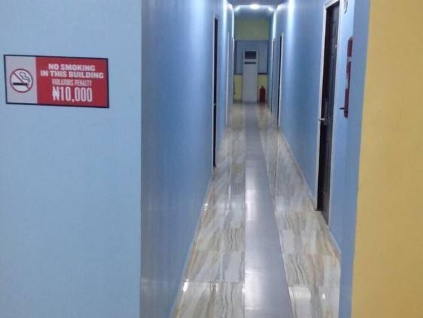 Imagen de los interiores del Hotel Beck Flo and Suites Ent. Foto 16