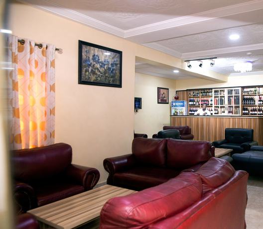 Imagen del bar/restaurante del Hotel Beck Flo and Suites Ent. Foto 4