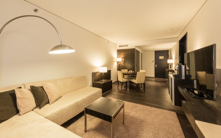 Imagen de la habitación del Hotel Becozy Zurich Sihlcity. Foto 9