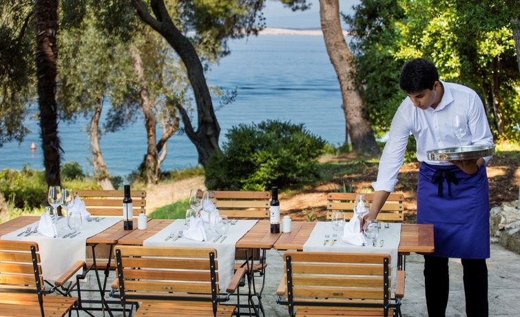 Imagen del bar/restaurante del Hotel Bed And Breakfast Saint Alliance. Foto 8