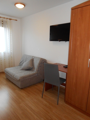 Imagen de la habitación del Hotel Bed and Breakfast Vila Kristina. Foto 9
