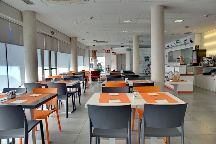 Imagen del bar/restaurante del Hotel Bed4u Pamplona. Foto 2