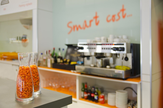 Imagen del bar/restaurante del Hotel Bed4u Pamplona. Foto 3