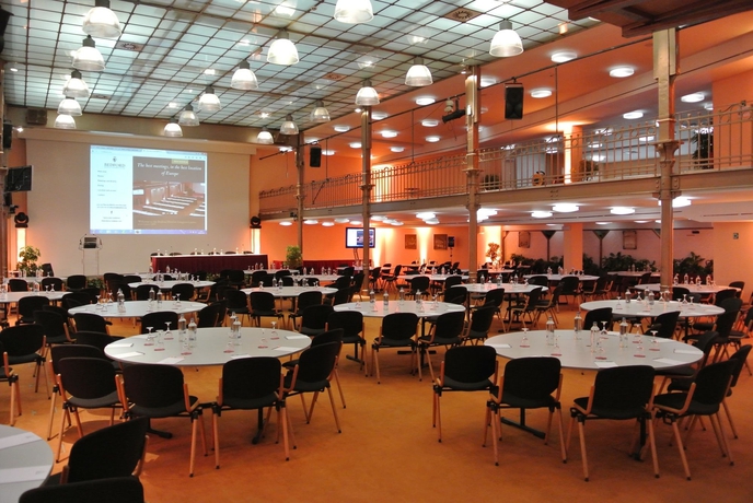 Imagen de los interiores del Hotel Bedford and Congress Centre. Foto 15