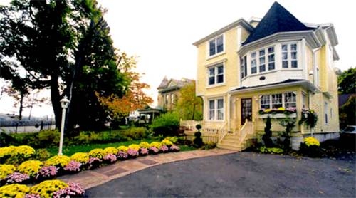 Imagen general del Hotel Bedham Hall Bed and Breakfast. Foto 2