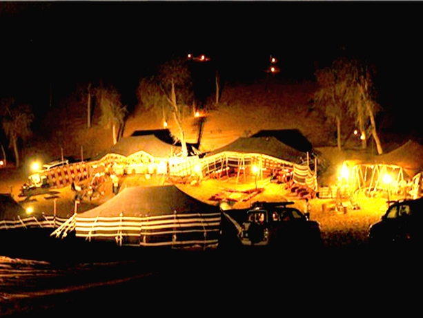 Imagen de los exteriores del Hotel Bedouin Oasis Camp. Foto 17