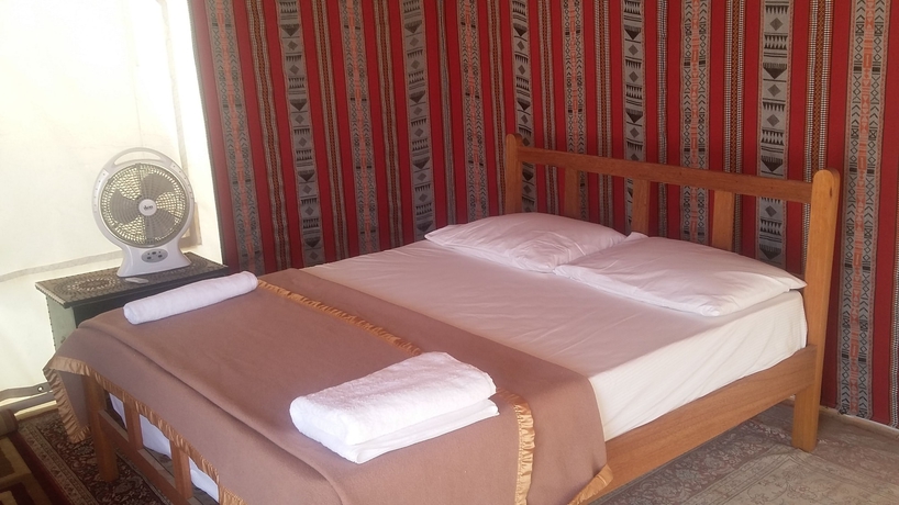 Imagen de la habitación del Hotel Bedouin Oasis Camp. Foto 13