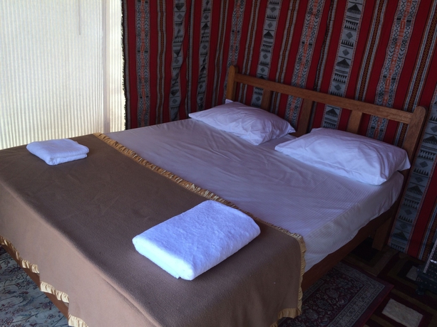 Imagen de la habitación del Hotel Bedouin Oasis Camp. Foto 14