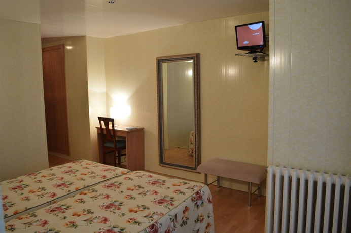 Imagen de la habitación del Hotel Bedoya. Foto 13