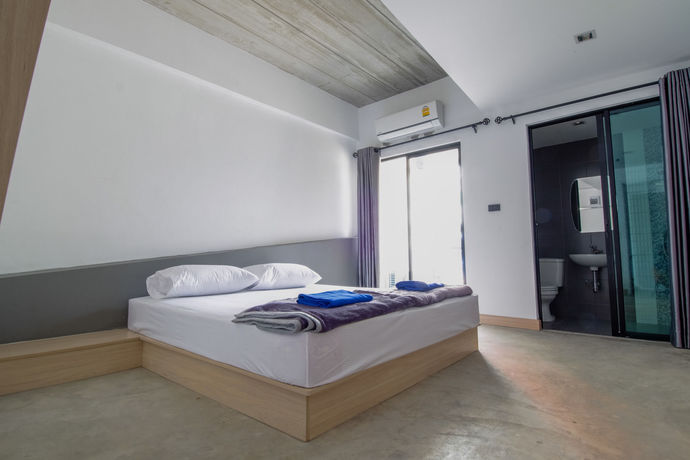 Imagen de los interiores del Hotel Bedroom At Suvarnabhumi Airport. Foto 8