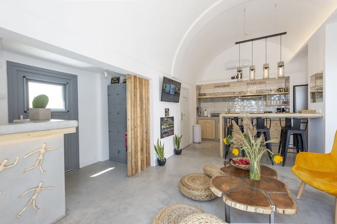Imagen de los interiores del Hotel Bedspot Hostel, Ormos Athinios. Foto 20