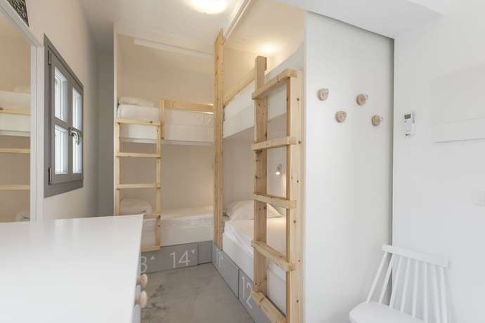 Imagen de la habitación del Hotel Bedspot Hostel, Ormos Athinios. Foto 4