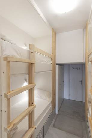 Imagen de la habitación del Hotel Bedspot Hostel, Ormos Athinios. Foto 17