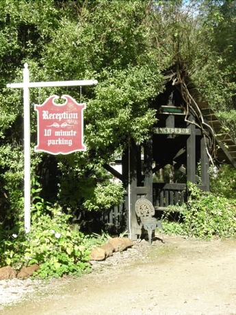 Imagen de los exteriores del Hotel Beedelup House Cottages. Foto 9