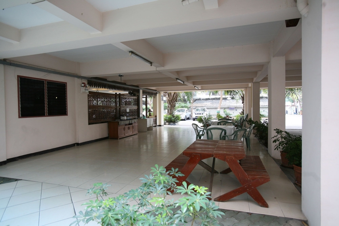 Imagen de los exteriores del Hotel Beerapan. Foto 10