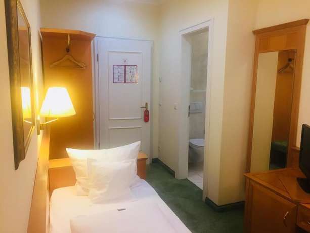 Imagen de la habitación del Hotel Beethoven, Frankfurt. Foto 8