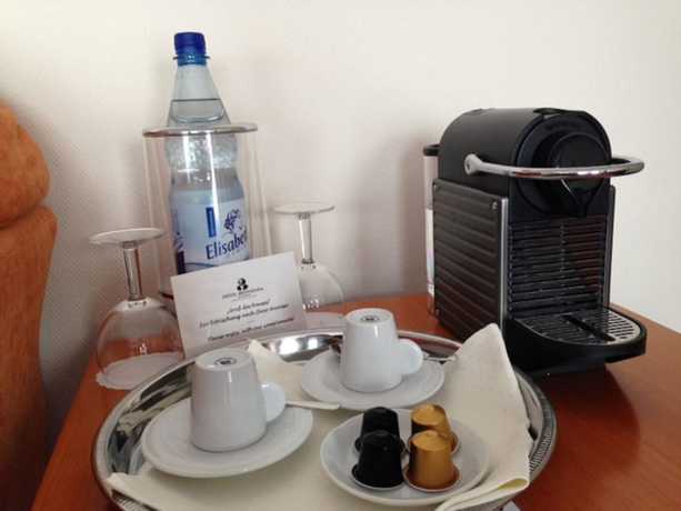 Imagen de la habitación del Hotel Beethoven, Frankfurt. Foto 15