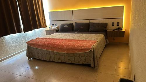 Imagen de la habitación del Hotel Beethoven, Mexico City. Foto 10