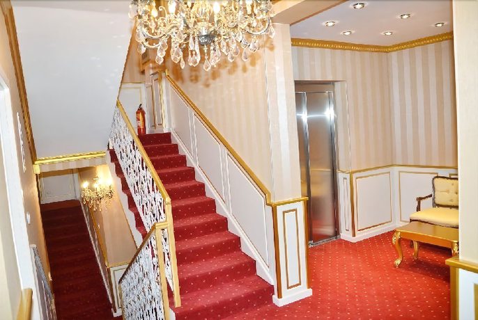 Imagen de los interiores del Hotel Begolli. Foto 13