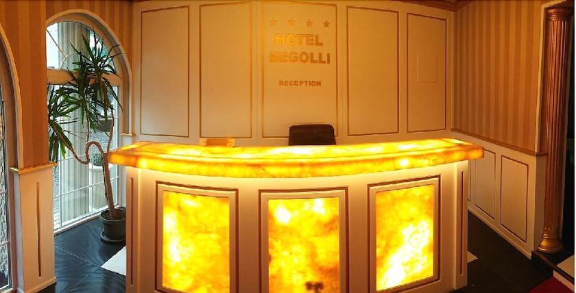 Imagen de los interiores del Hotel Begolli. Foto 14