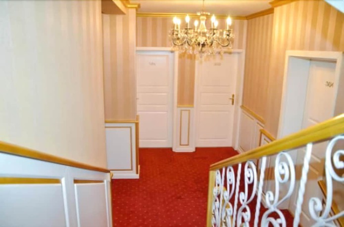 Imagen de los interiores del Hotel Begolli. Foto 15