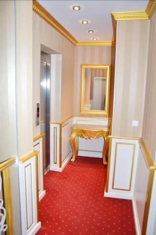 Imagen de los interiores del Hotel Begolli. Foto 16