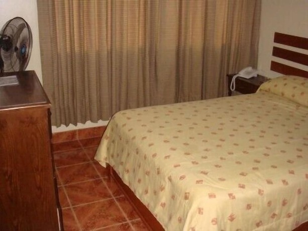 Imagen de la habitación del Hotel Begonias - Chiclayo. Foto 7