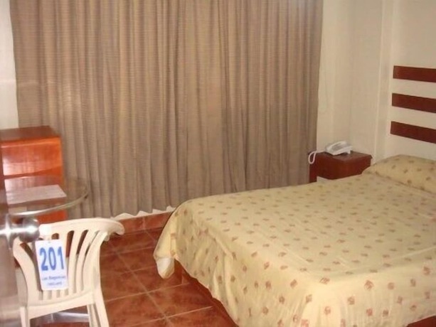Imagen de la habitación del Hotel Begonias - Chiclayo. Foto 13