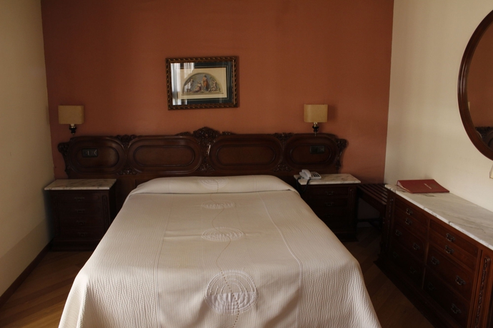 Imagen de la habitación del Hotel Begoña Centro. Foto 5