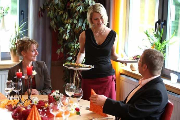 Imagen del bar/restaurante del Hotel Behringers Freizeit- and Tagungshotel. Foto 3