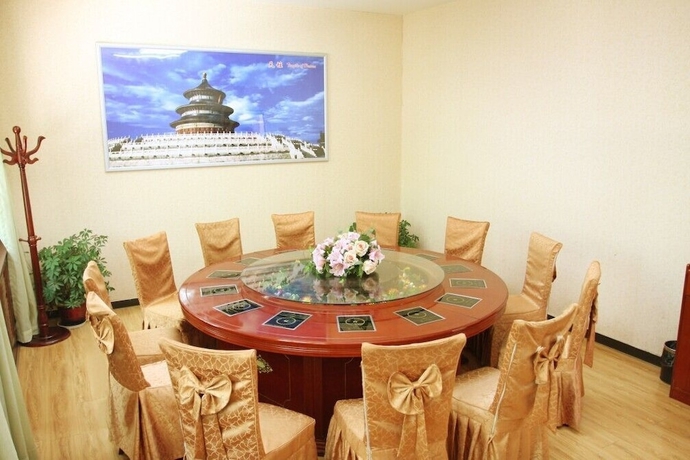 Imagen del bar/restaurante del Hotel Beijing Airport Silver Ocean. Foto 4