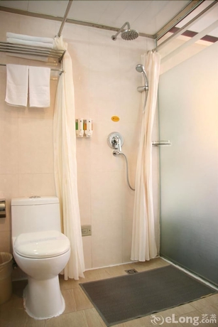 Imagen de la habitación del Hotel Beijing Desheng. Foto 4
