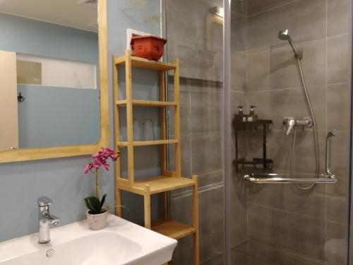 Imagen de la habitación del Hotel Beijing Fly By Knight Courtyard. Foto 8