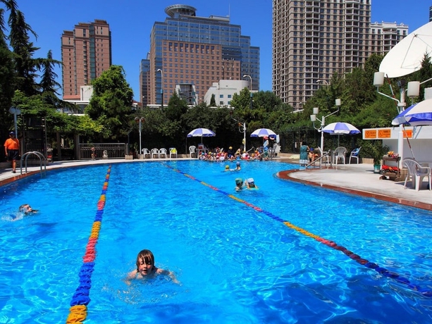 Imagen de la piscina del Hotel Beijing Guangming. Foto 19