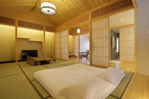 Imagen general del Hotel Beijing Gubei Water Town Royal Hot Spring Boutique Hotel. Foto 2